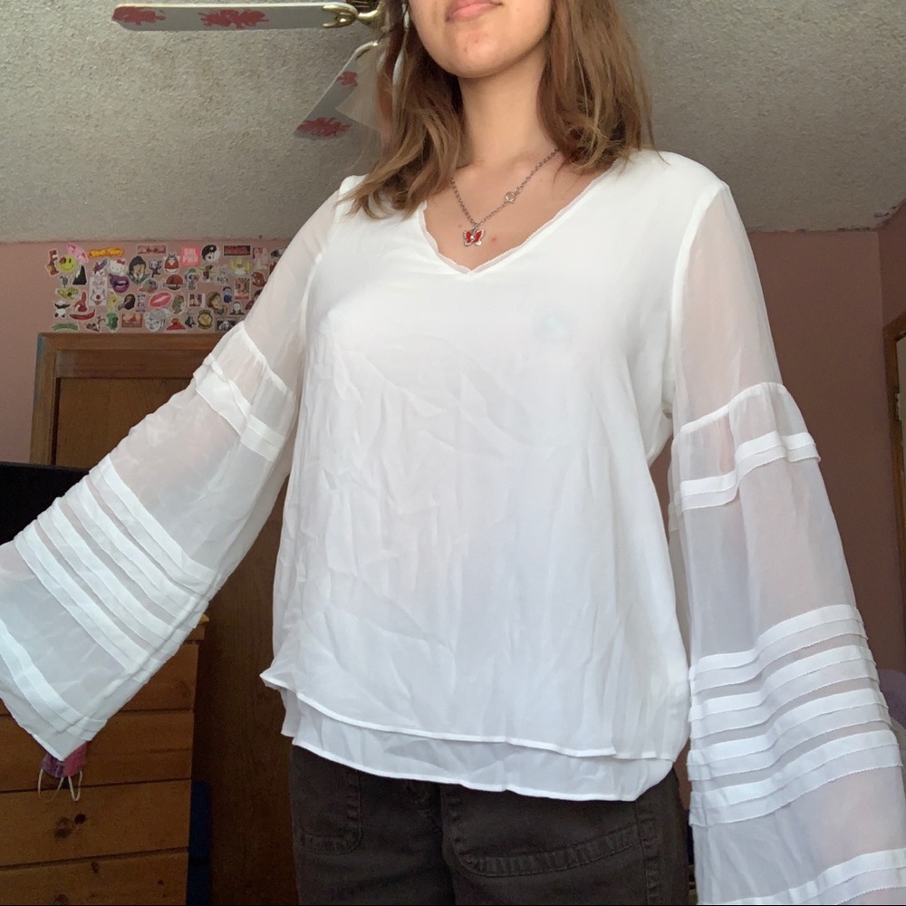 White House Black Market WHBM Ruffle Sleeve Blouse